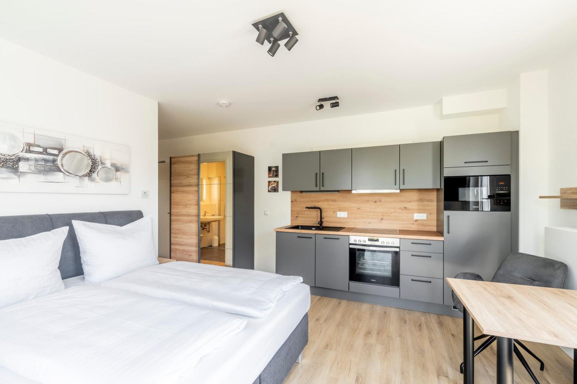 Vr-Serviced Apartments Wuerzburg Estenfeld Екстер'єр фото